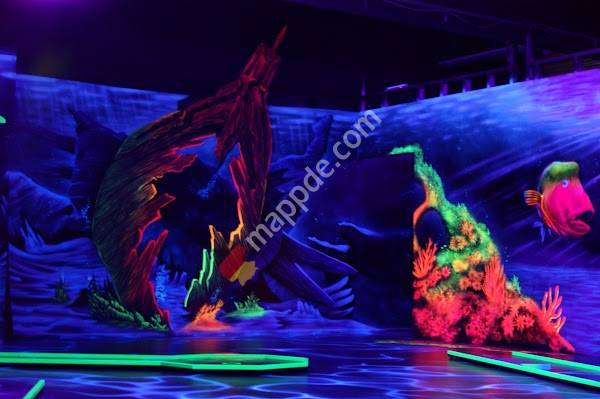 3D Funhouse Schwarzlicht Minigolf