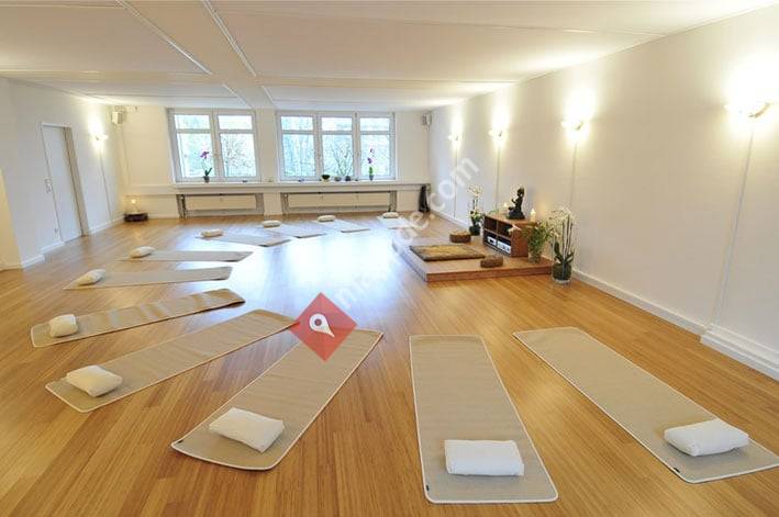 Anand Zentrum Für Yoga Und Natürlich Leben