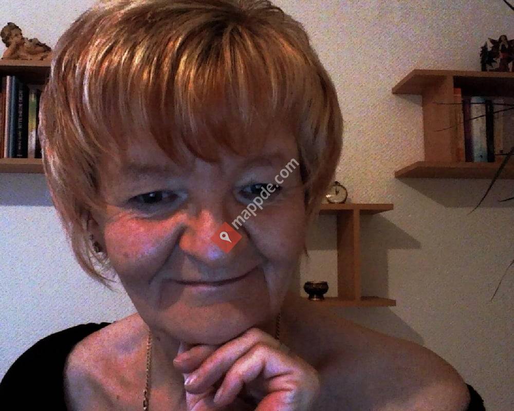 Anneliese Lyzwinski - Kartenlegerin