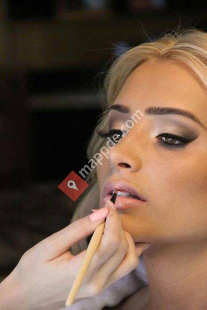 Beauty Lounge by Cherry Wieland