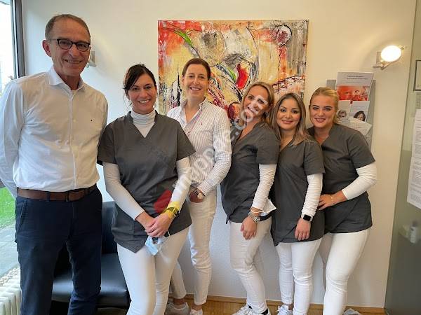 Dr. Eichler & Kollegen | Zahnarztzentrum Aachen | Kompetenz-Zentrum für Zahnmedizin