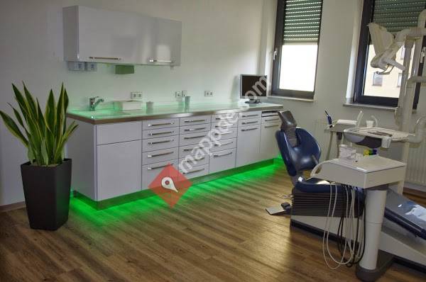 Dr. med. dent. Nadim Mendel