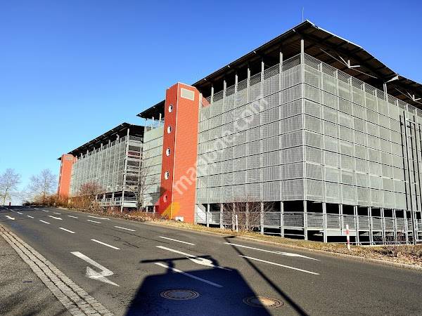DRS | Parkhaus am Flughafen Dresden