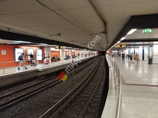 Hauptbahnhof Arnulf-Klett-Platz