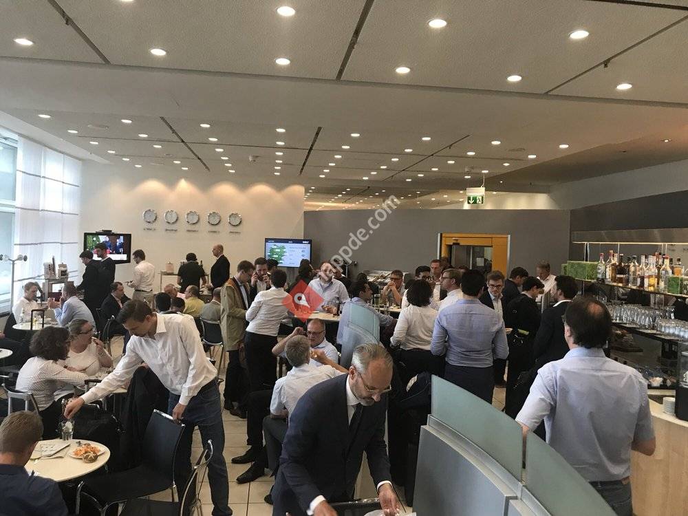 Lufthansa Business Lounge