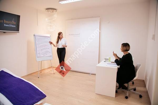 Luxus BeautyLine Microblading Academy