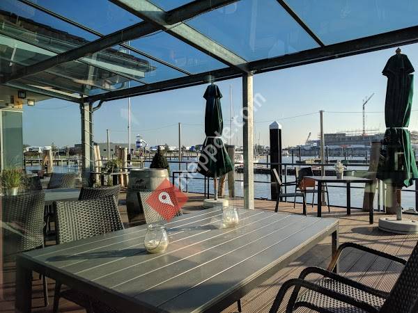 Pier 19 · Restaurant & Café · ancora Marina Neustadt