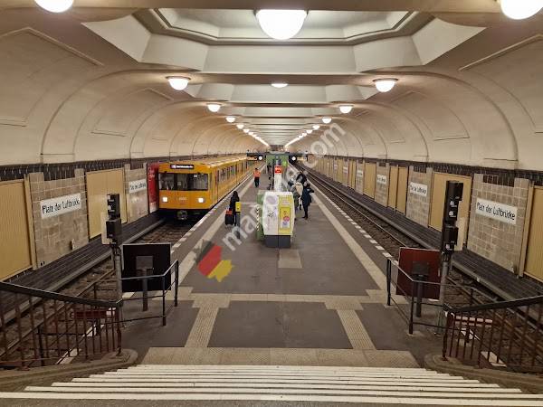 Platz der Luftbrücke