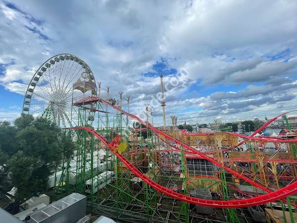 Rheinkirmes Platz / Oberkasseler Rheinufer
