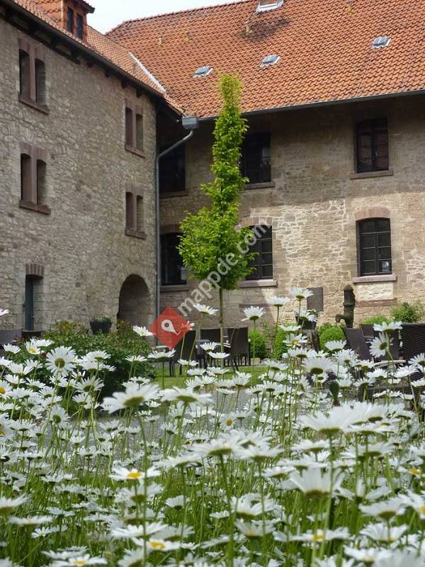 Rosencafé im Kloster Brunshausen