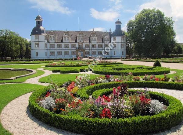 Schloss- und Auenpark