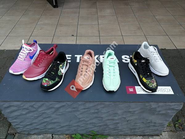 Sneakerbox
