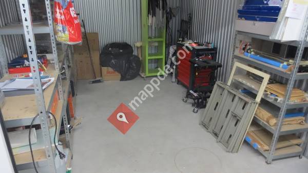 UNIQART Zeitlos schöne Möbel - Showroom