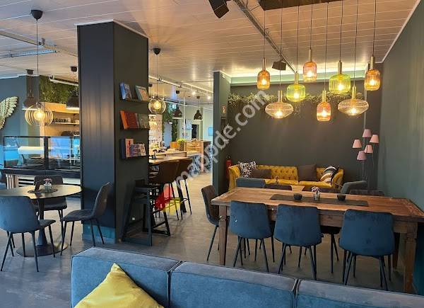 Voilà Cafebar Patisserie