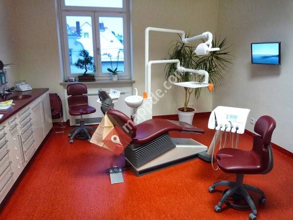 Zahnärztliche Praxis Prof. Dr. K.-H. Friedl