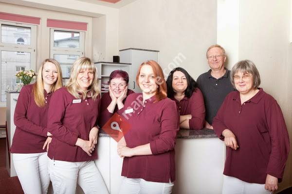 Zahnarztpraxis Dipl. Stom. Thomas und Dipl. Stom. Christine Zumstrull