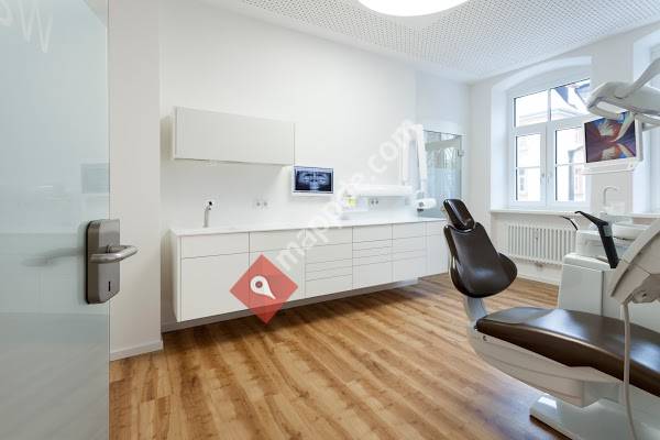 Zahnarztpraxis zahnalm, Dr. med. dent. Birgit Riebeling